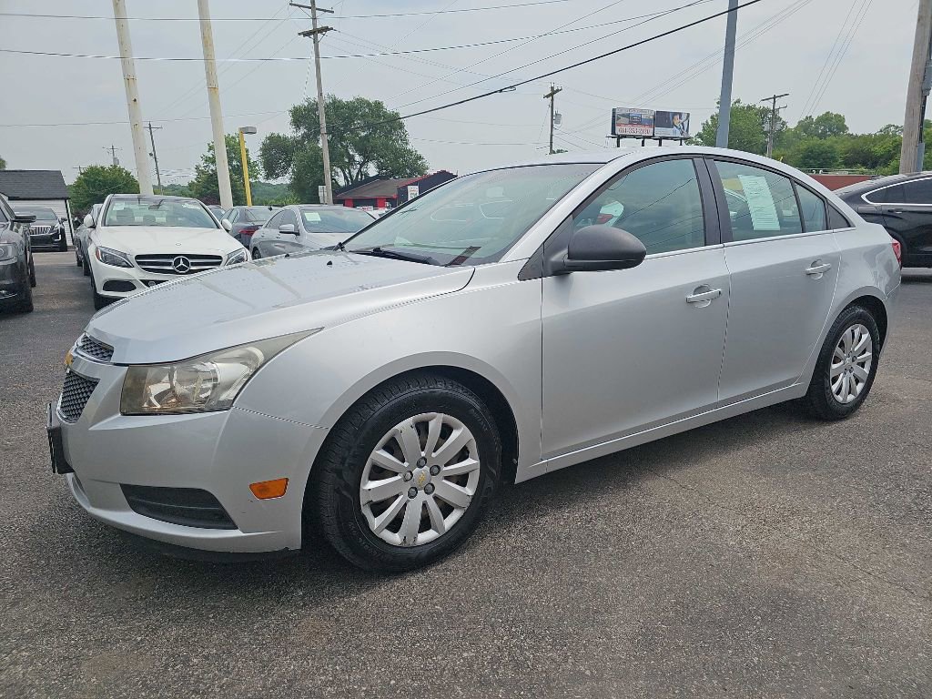 Used 2011 Chevrolet Cruze LS image 13