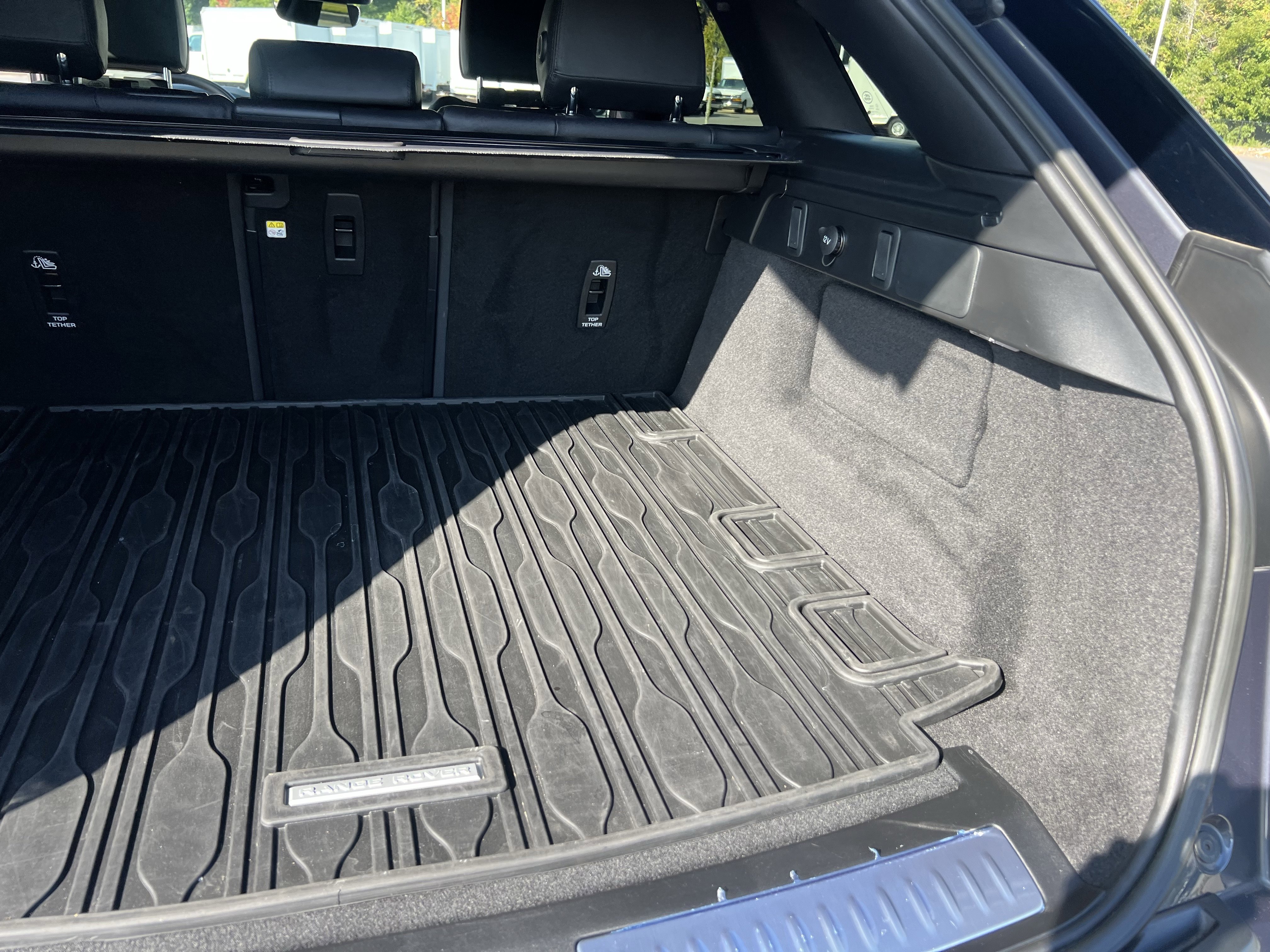 Used 2024 Land Rover Range Rover Velar Dynamic HSE image 37