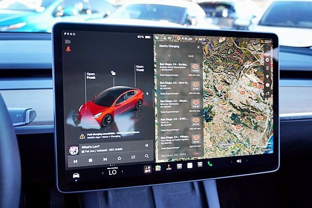 Used 2023 Tesla Model 3 Standard Range RWD image 32