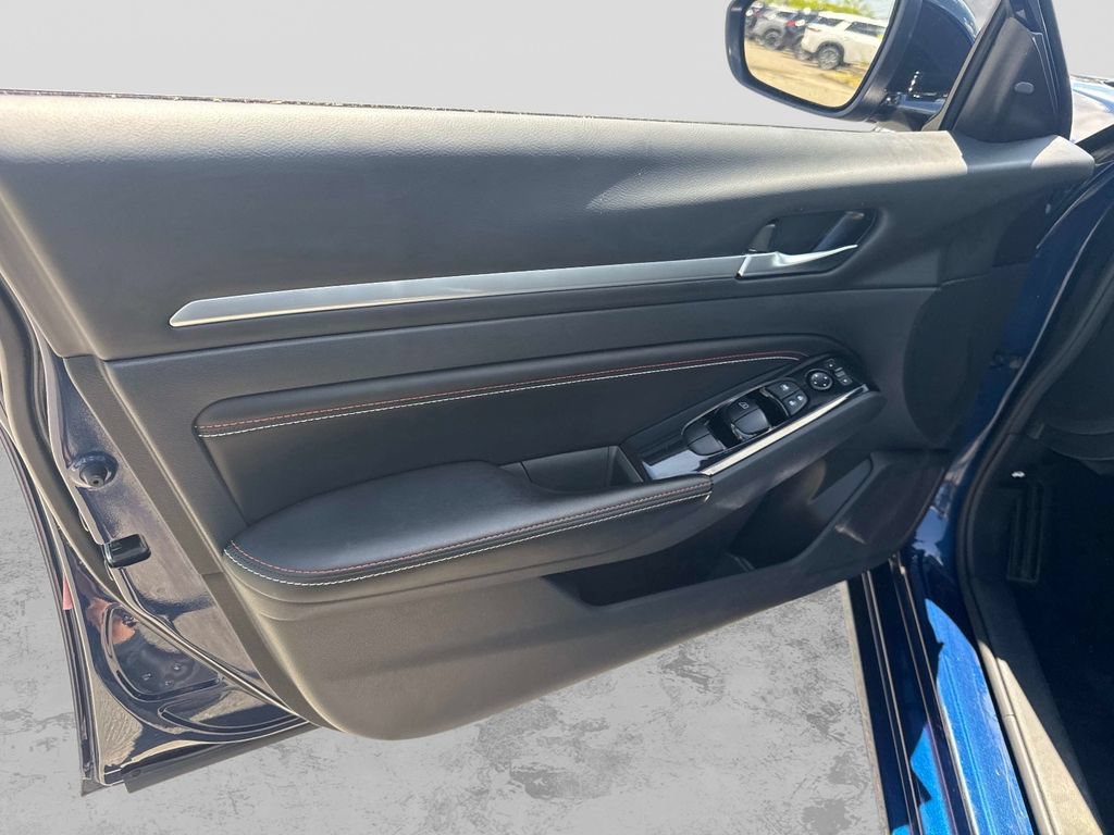 Certified 2023 Nissan Altima 2.0 SR FWD image 17