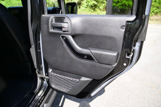 Used 2015 Jeep Wrangler Unlimited Sahara image 31