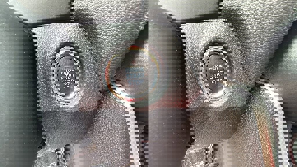 Used 2021 Toyota RAV4 XLE w/ Carpet Mat Package (TMS) AWD/4WD image 20