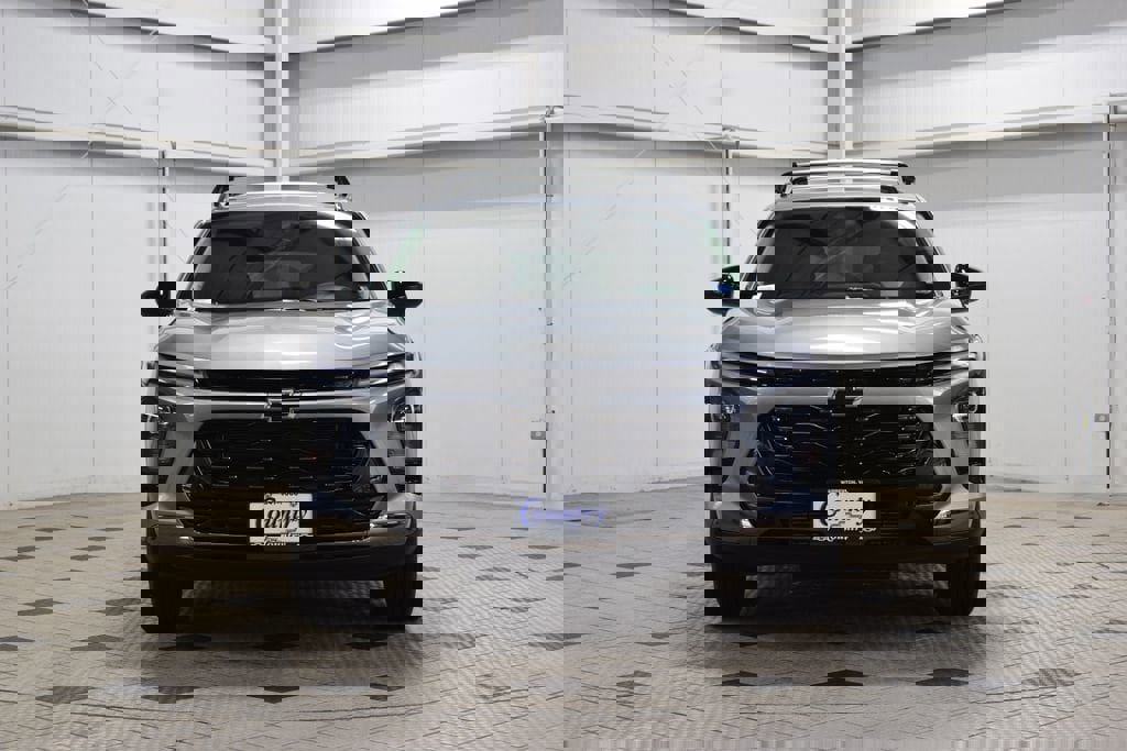 New 2026 Chevrolet Trax ACTIV w/ Sunroof Package FWD image 2