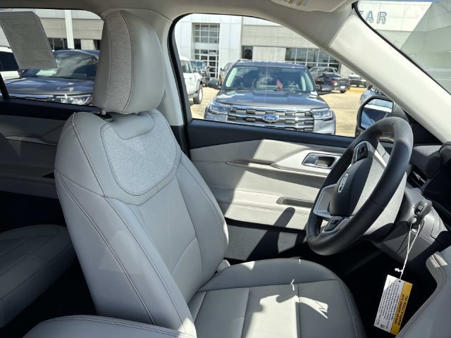 New 2026 Ford Explorer Active w/ Active Comfort Package RWD image 11