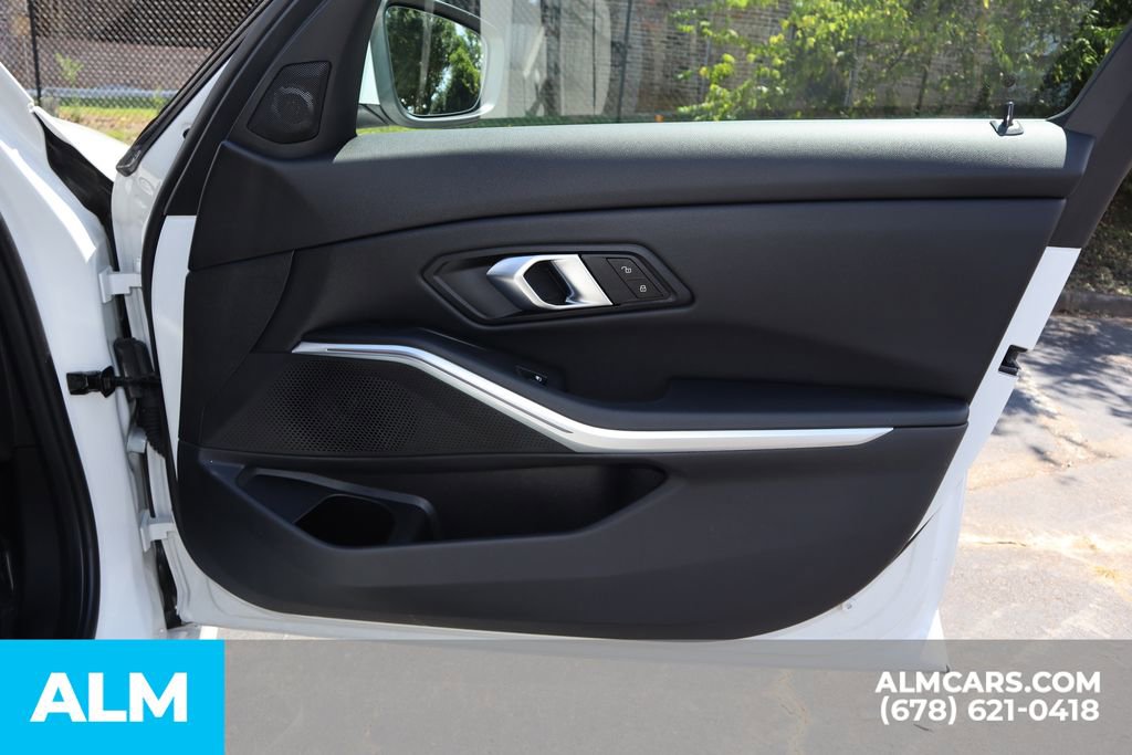 Used 2025 BMW 330i Sedan image 25