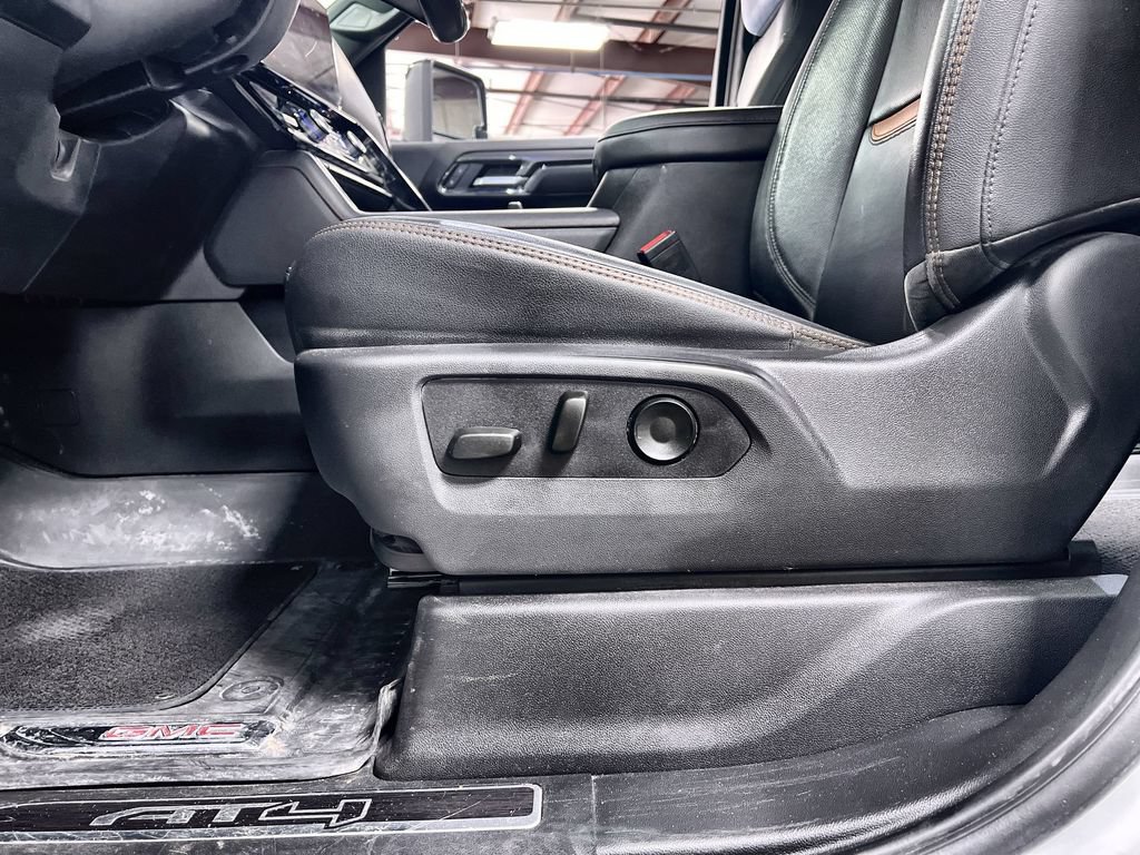 Used 2025 GMC Sierra 2500 AT4 AWD/4WD image 13