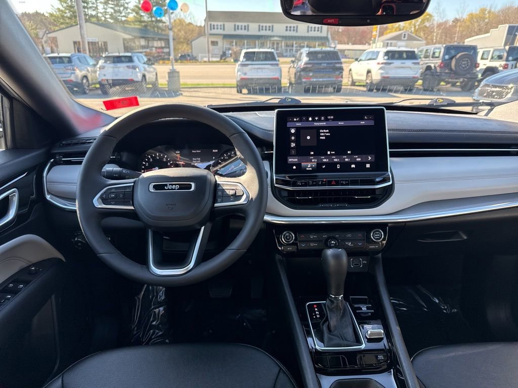 Used 2024 Jeep Compass Limited image 20