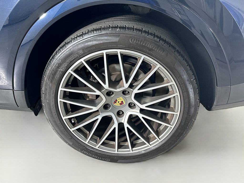 Certified 2023 Porsche Cayenne S Platinum image 34