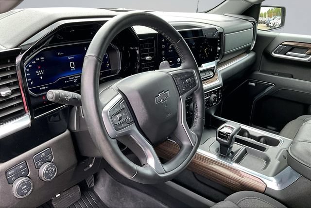 Used 2025 Chevrolet Silverado 1500 RST AWD/4WD image 18