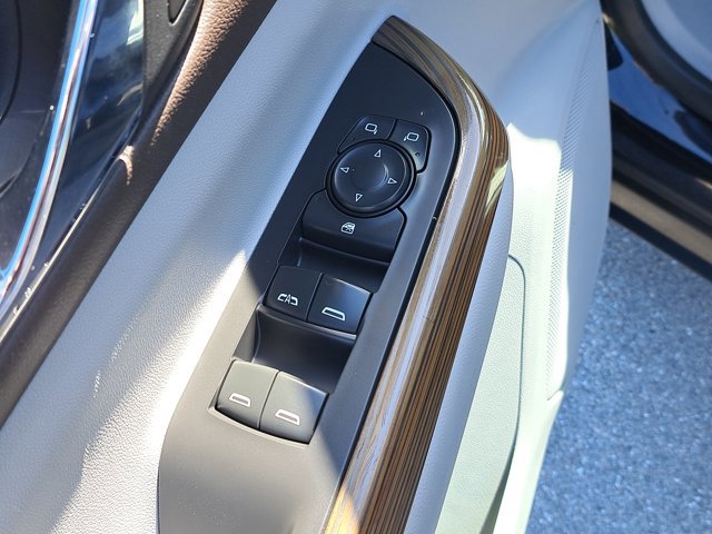 Used 2021 GMC Acadia SLE image 22