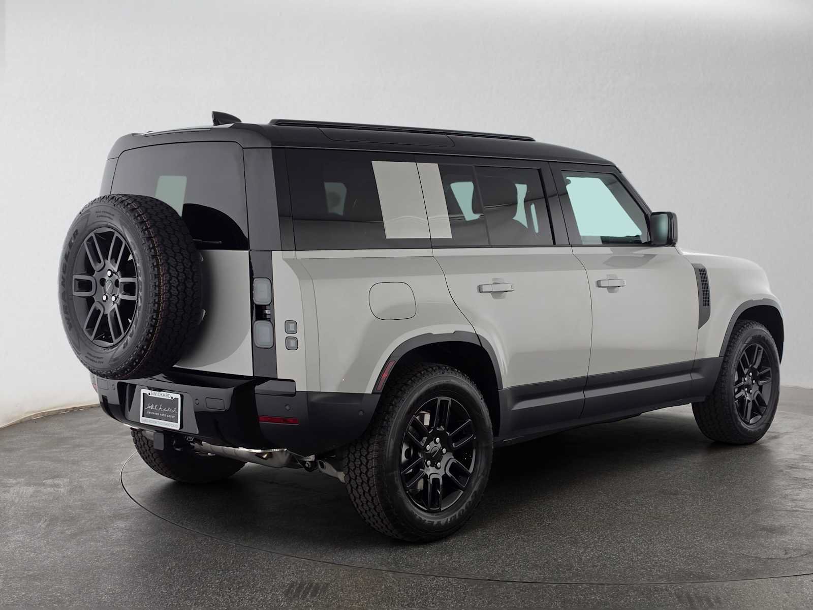 New 2026 Land Rover Defender 110 S AWD/4WD image 5