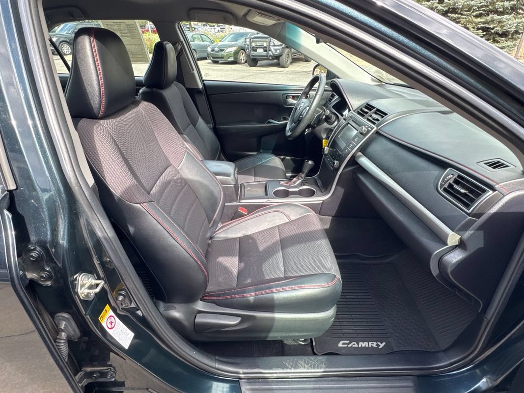 Used 2016 Toyota Camry SE FWD image 18