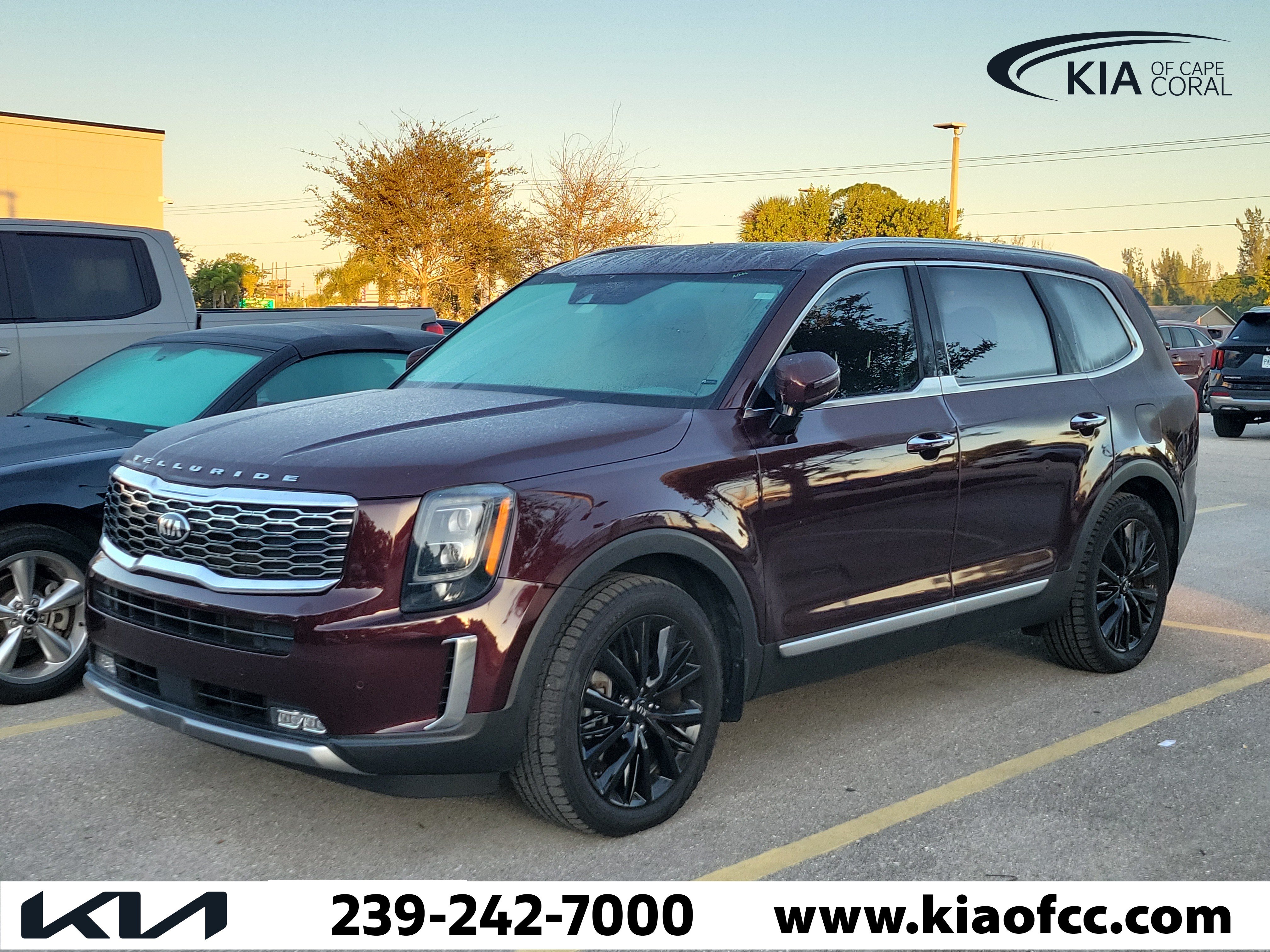 Used 2021 Kia Telluride SX w/ Towing Package FWD image 3