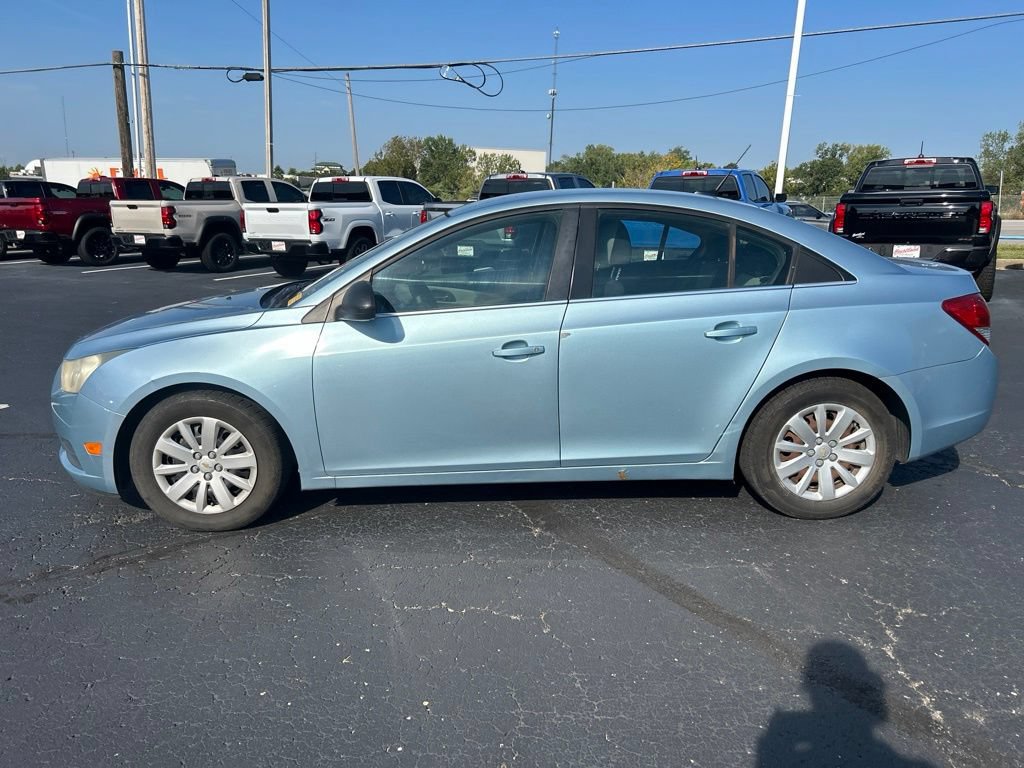 Used 2011 Chevrolet Cruze LS w/ Connectivity Package FWD image 8