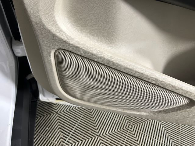 Used 2017 Lincoln MKC Reserve image 30