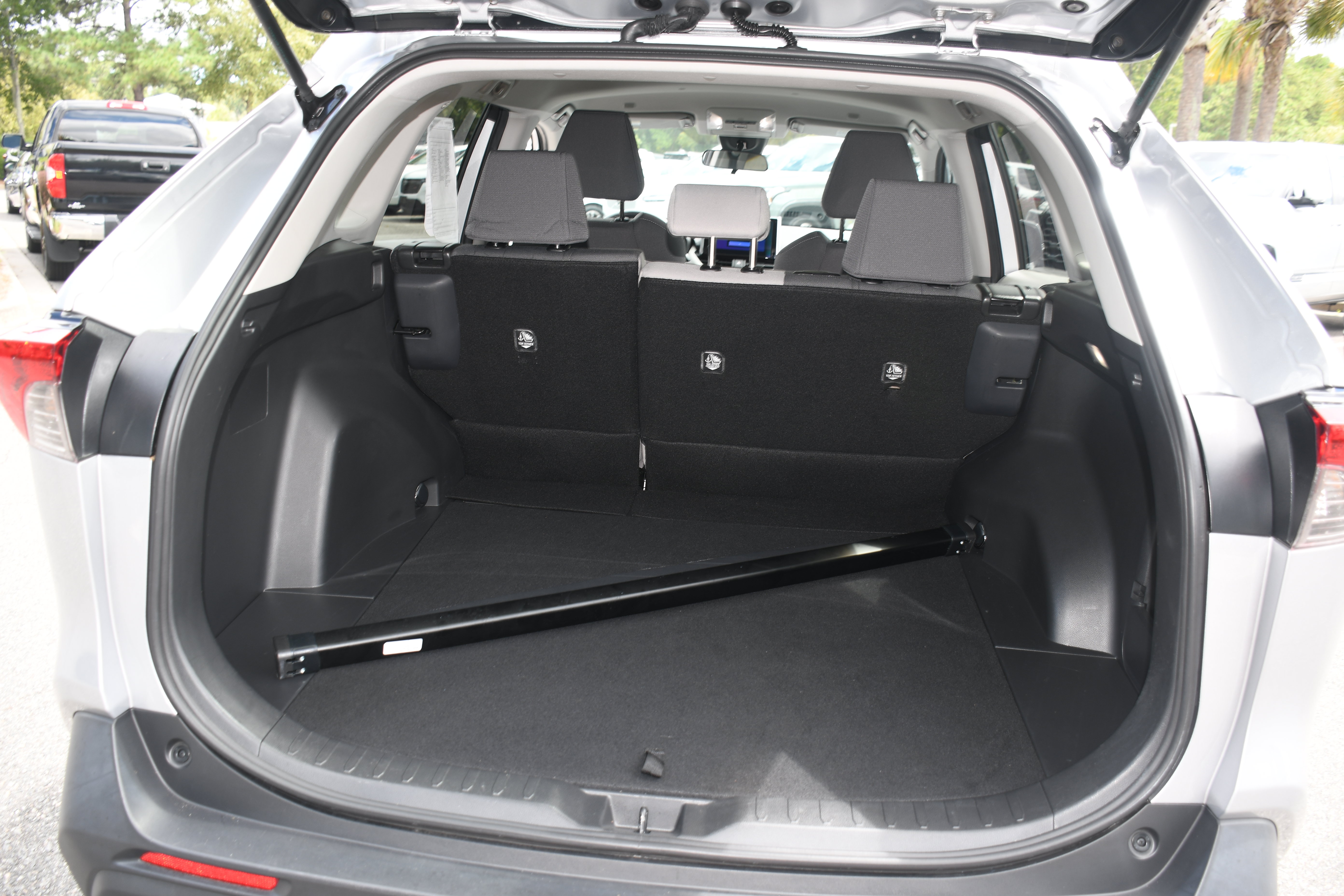 Certified 2025 Toyota RAV4 XLE FWD image 17