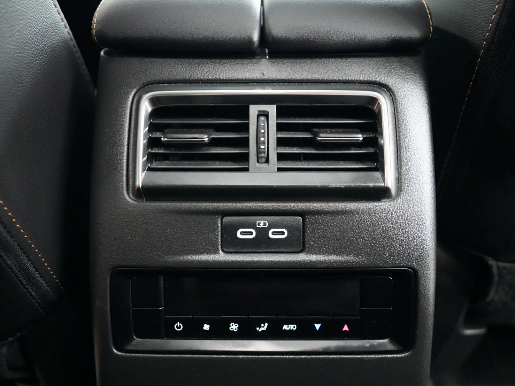 Used 2024 MAZDA CX-90 Plug-In Hybrid w/ Preferred AWD/4WD image 39