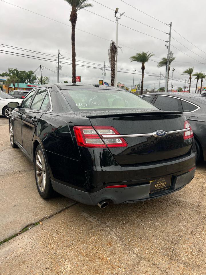 Used 2013 Ford Taurus Limited FWD image 4