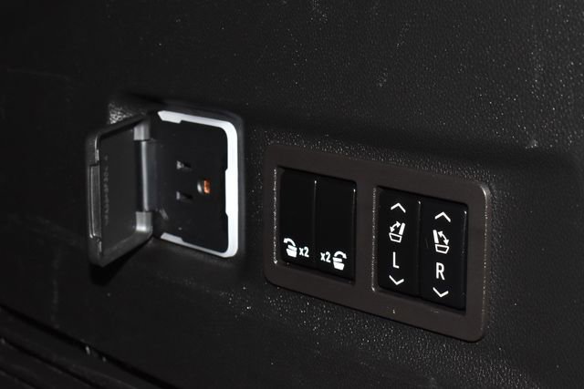 Used 2024 Chevrolet Suburban RST image 39