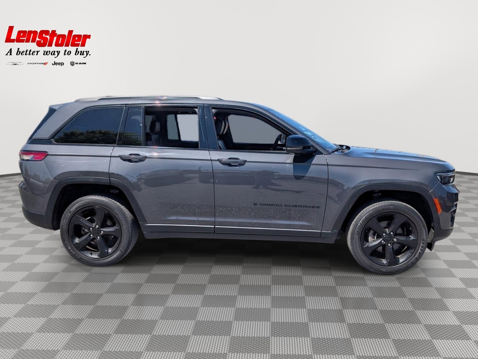 Used 2023 Jeep Grand Cherokee Altitude image 6