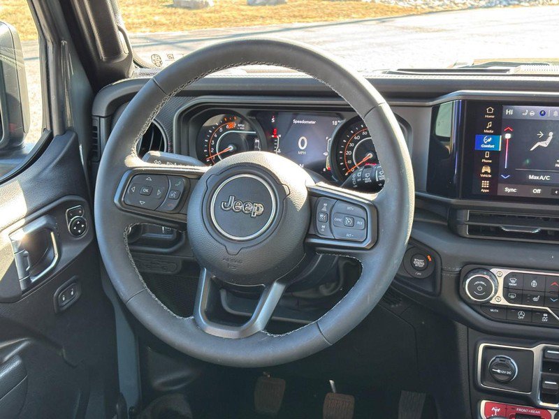 Used 2025 Jeep Wrangler Unlimited Rubicon w/ Convenience Group image 12