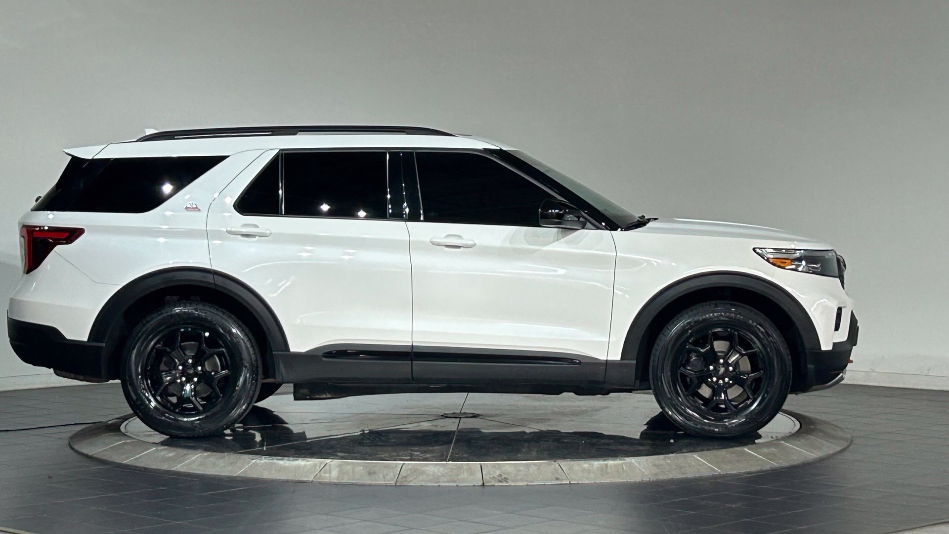 Used 2024 Ford Explorer Timberline w/ Timberline Technology Package AWD/4WD image 11