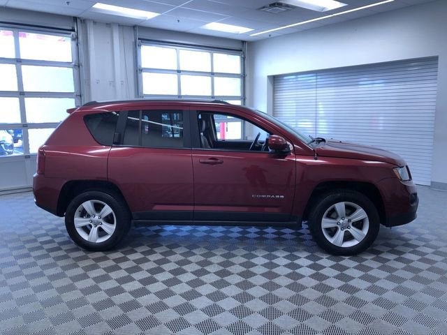 Used 2016 Jeep Compass Latitude AWD/4WD image 35