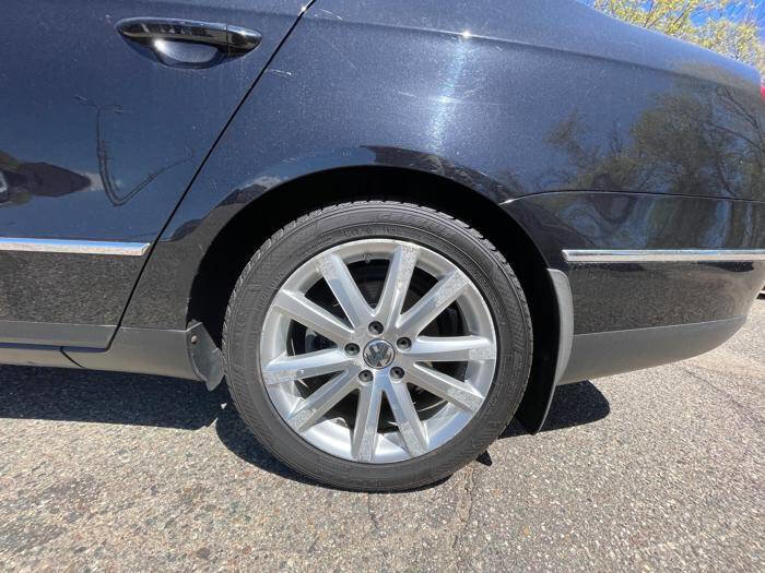 Used 2010 Volkswagen Passat Komfort FWD image 14