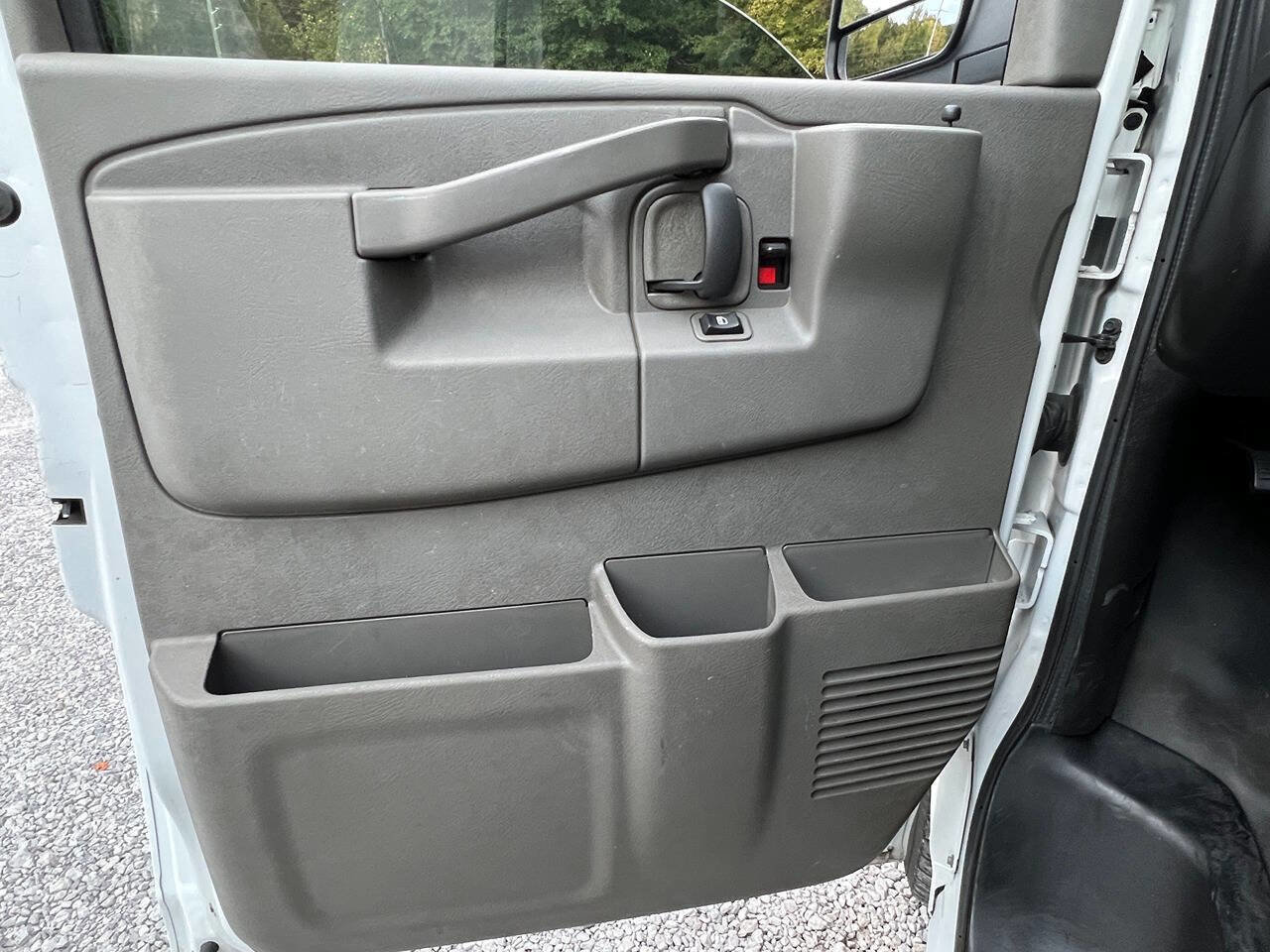 Used 2022 Chevrolet Express 2500 w/ Driver Convenience Package image 14