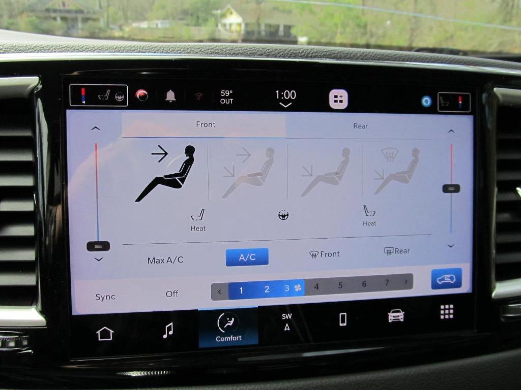 Used 2023 Chrysler Voyager LX image 66