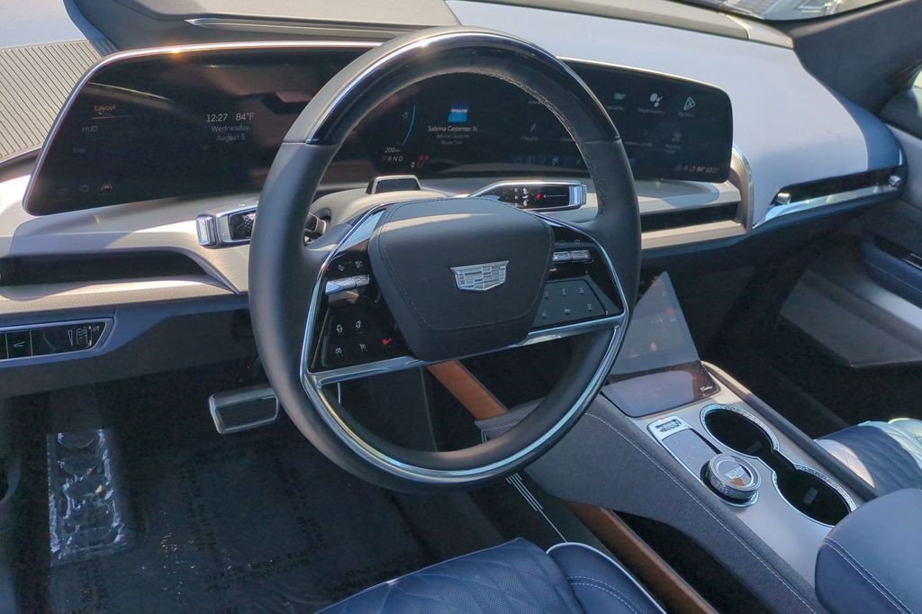 Certified 2026 Cadillac Vistiq Premium Luxury AWD/4WD image 9