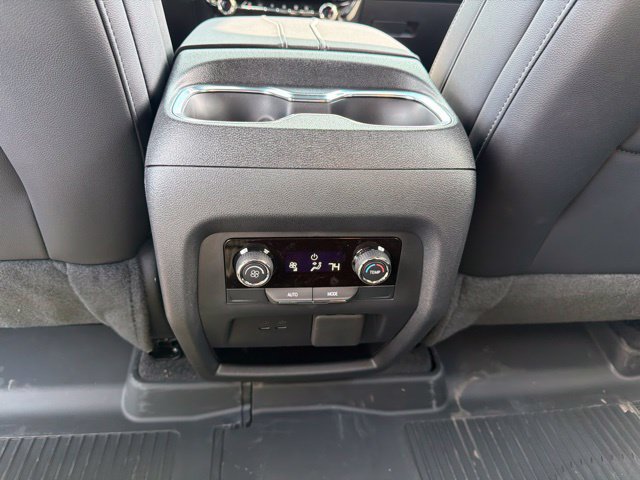 New 2027 Chevrolet Traverse LT w/ Sun and Wheel Package FWD image 28
