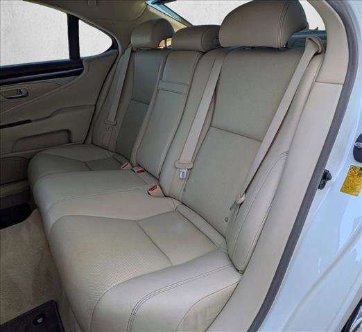 Used 2015 Lexus LS 460 w/ Comfort Package image 19