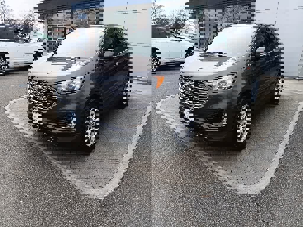 Used 2020 Ford Edge SEL w/ Cold Weather Package image 2