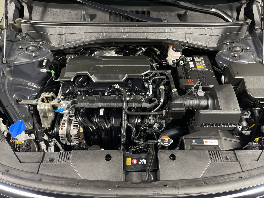 Certified 2025 Hyundai Kona SEL image 9