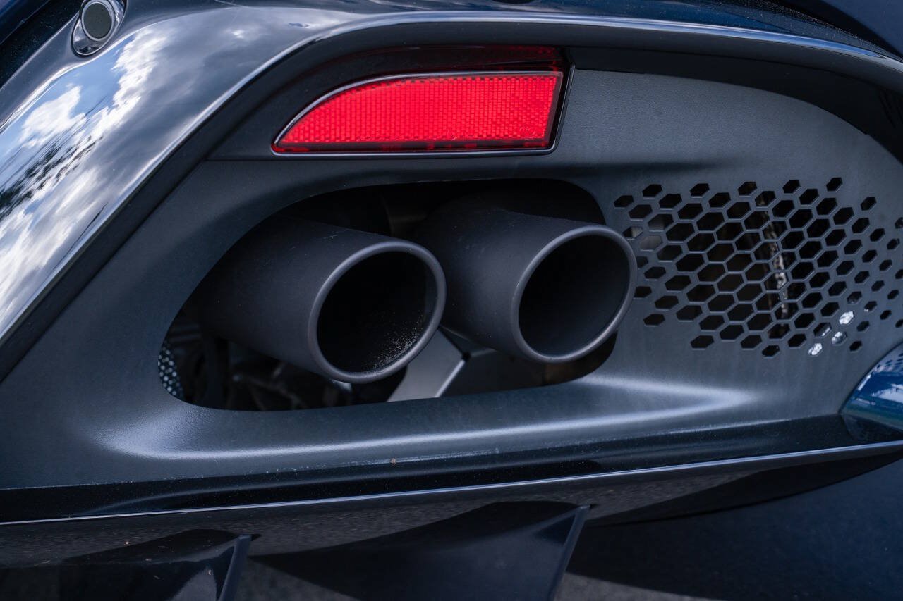 Used 2020 Aston Martin V8 Vantage Coupe RWD image 57
