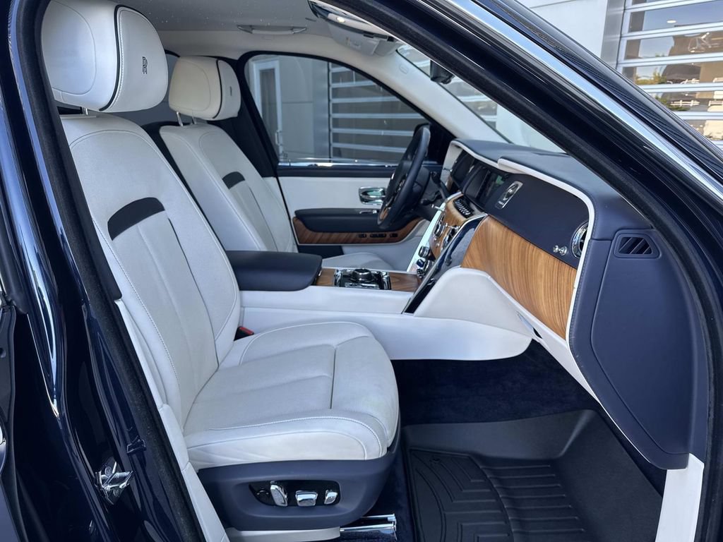 Used 2021 Rolls-Royce Cullinan AWD/4WD image 9