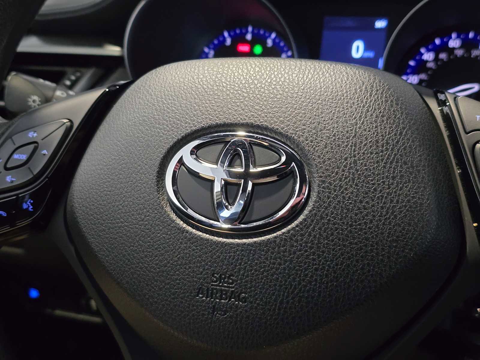 Used 2019 Toyota C-HR LE image 30