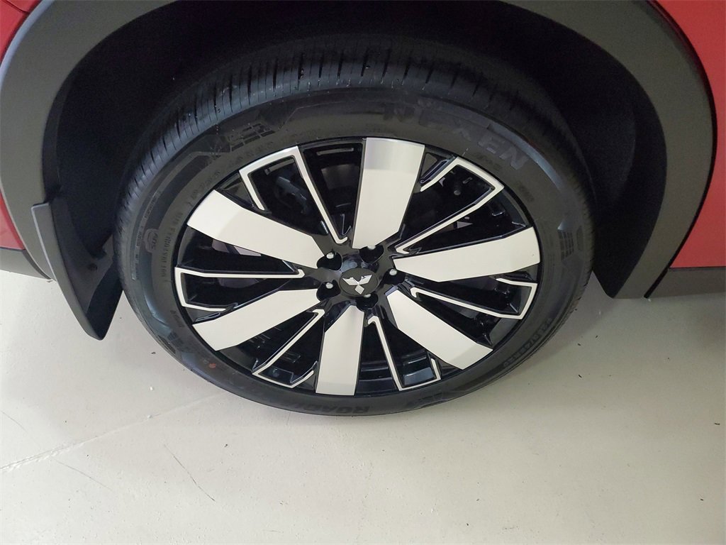 New 2025 Mitsubishi Outlander SE image 7