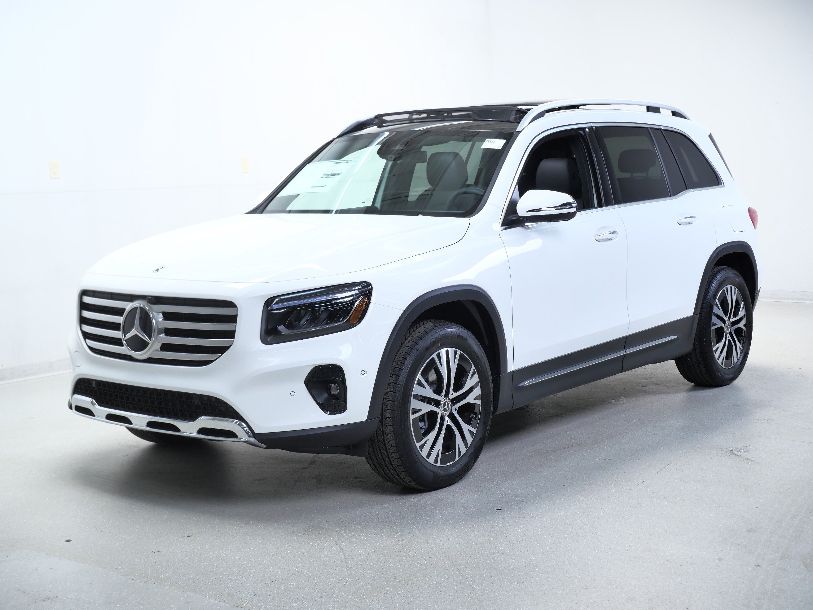Certified 2026 Mercedes-Benz GLB 250 4MATIC image 4