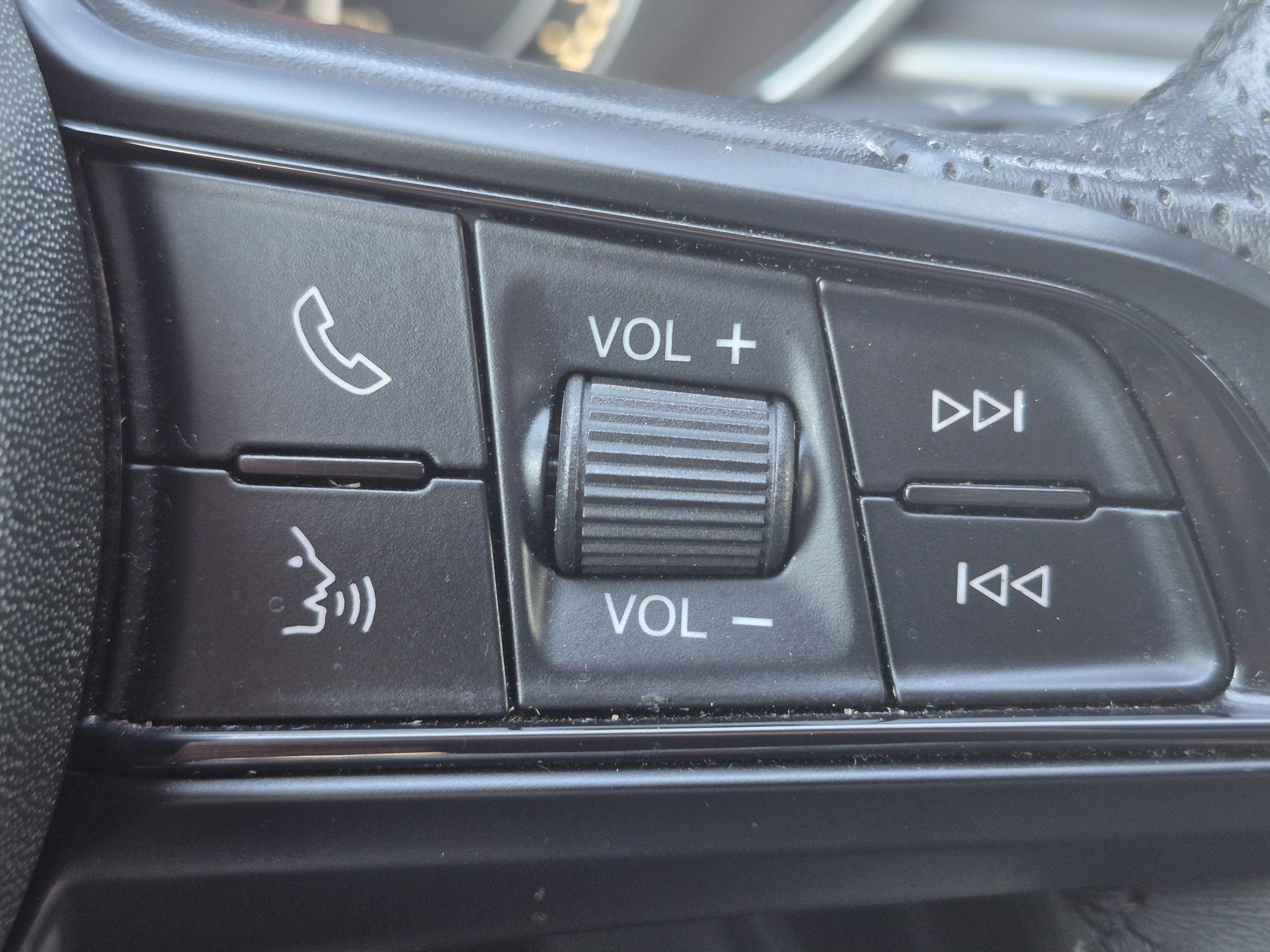 Used 2022 Alfa Romeo Stelvio Ti w/ Active Assist Plus Package image 21