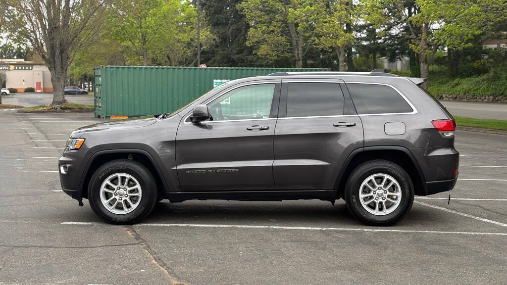 Used 2020 Jeep Grand Cherokee Laredo RWD image 2