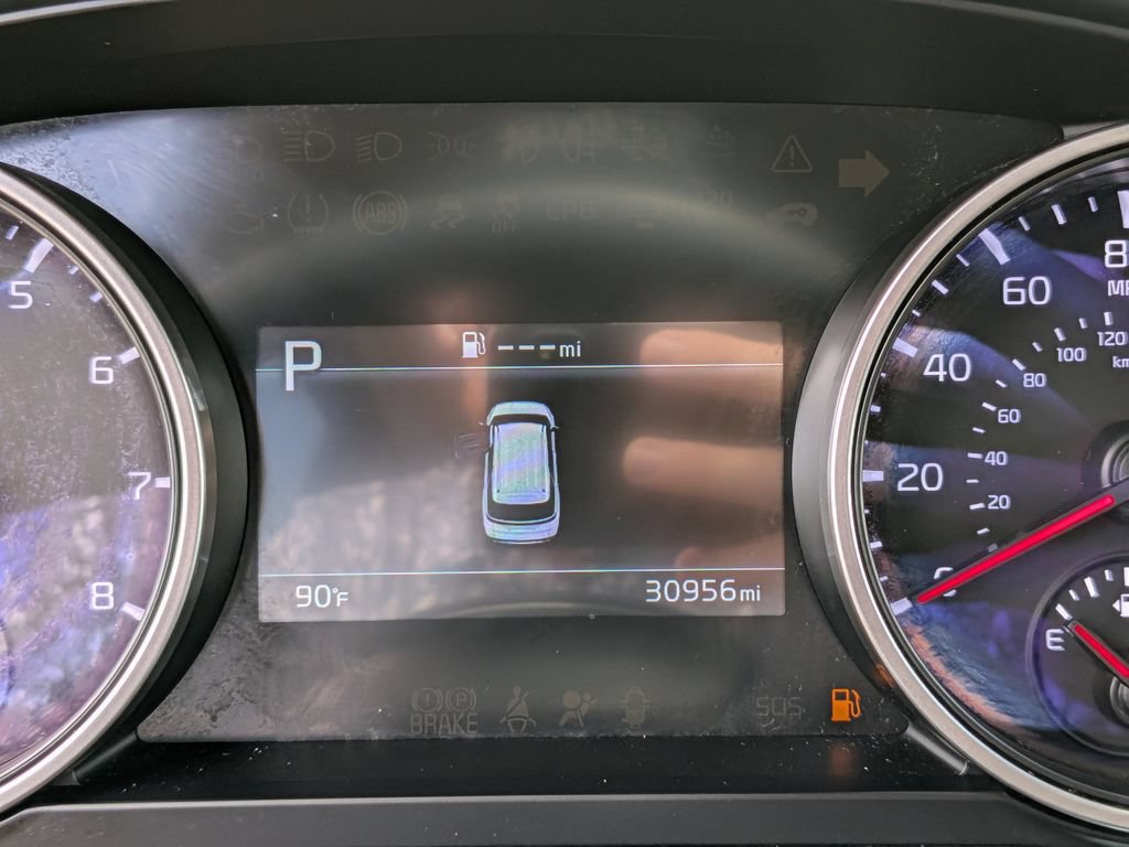 Certified 2024 Kia Carnival LX FWD image 35