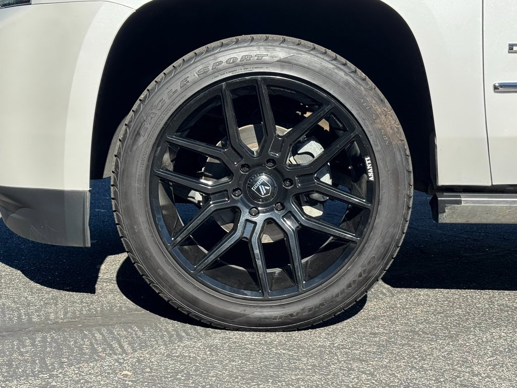 Used 2018 GMC Yukon Denali w/ Denali Ultimate Package image 9