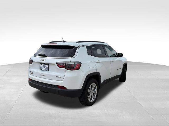 Used 2024 Jeep Compass Latitude AWD/4WD image 6