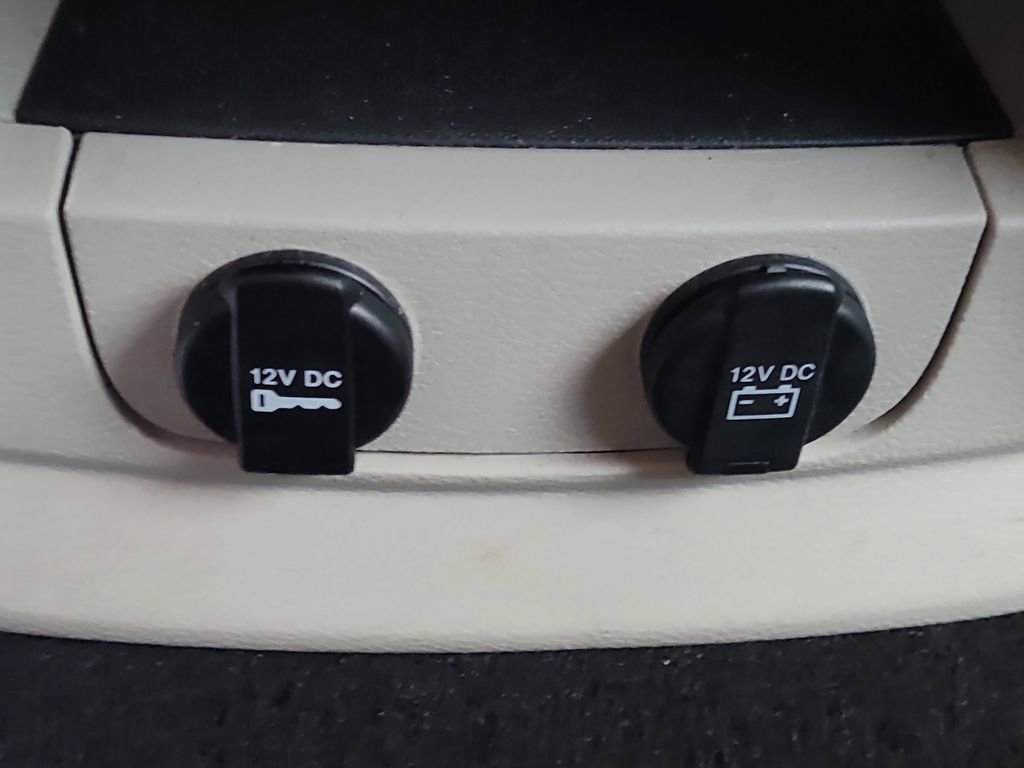 Used 2015 Chrysler Town & Country Touring image 25