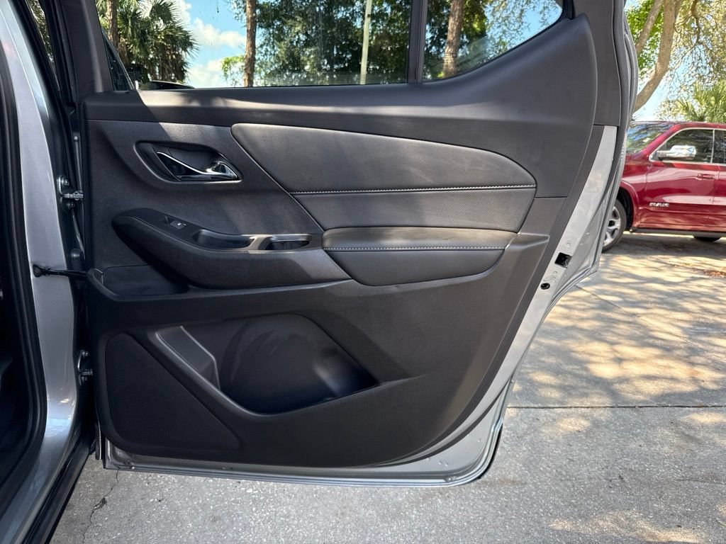 Used 2023 Chevrolet Traverse Premier w/ Redline Edition FWD image 29