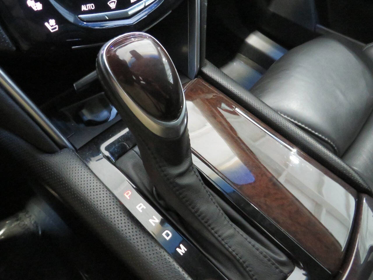 Used 2014 Cadillac XTS Premium AWD/4WD image 22