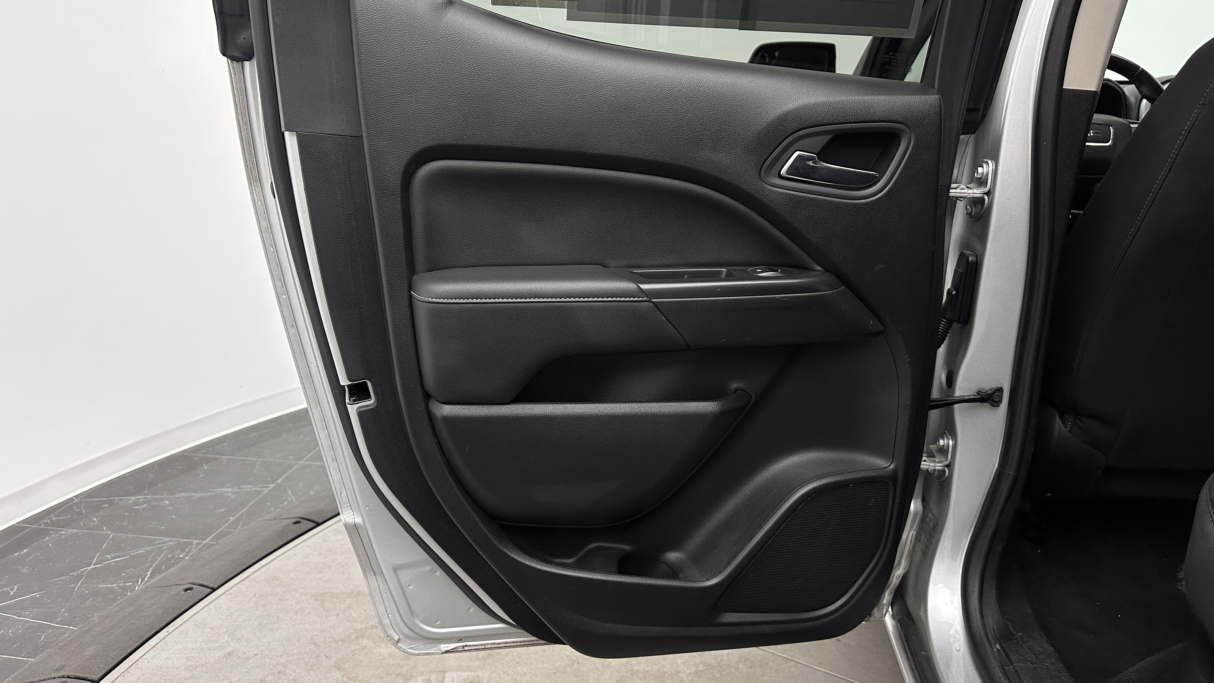 Used 2018 GMC Canyon SLE w/ SLE Convenience Package image 23