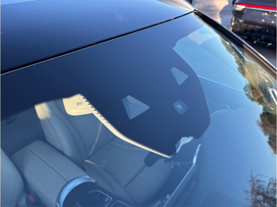 Used 2020 Mercedes-Benz GLC 300 4MATIC w/ Multimedia Package image 12